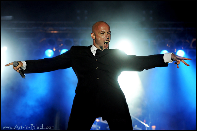 Hier der Beweis: Der Graf war schon immer eine Rampensau! (Bild: Dark Park Festival)